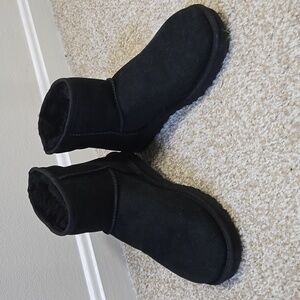 Black Ugg Minis